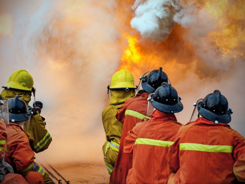 Dụng cụ phá dỡ giúp tiếp cận đám cháy và cứu nạn nhanh