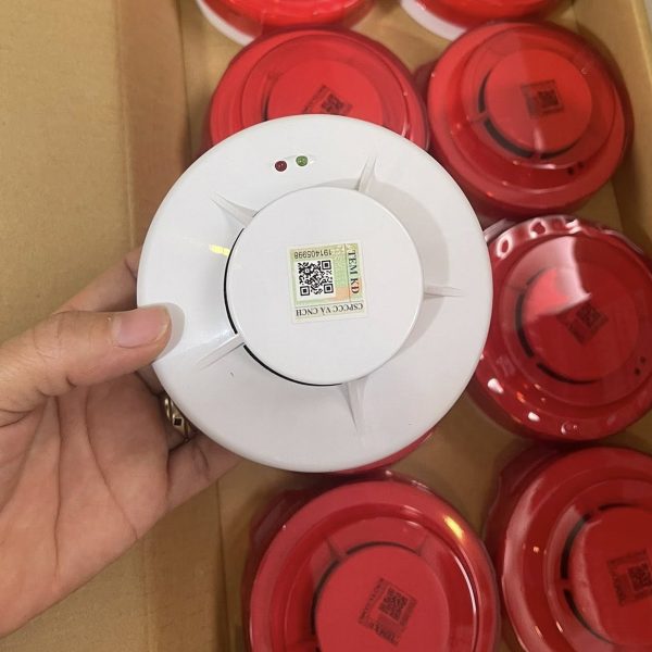 Đầu báo khói quang Chungmei kèm đế + Tem kiểm định