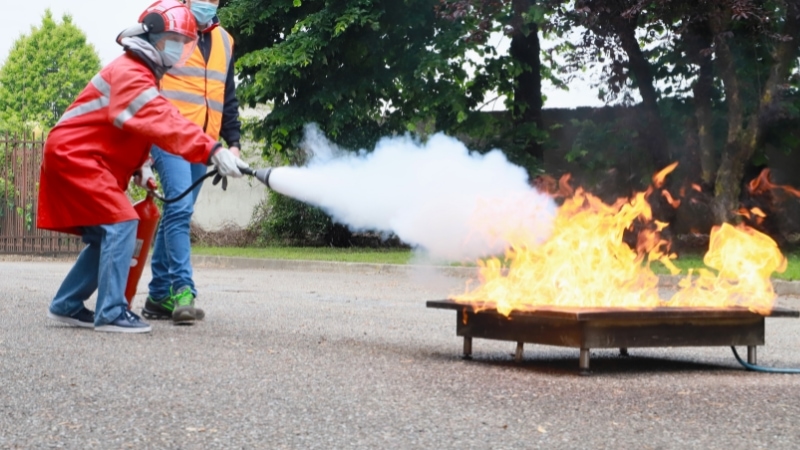 Bình chữa cháy gốc nước 3L được thiết kế dễ thao tác