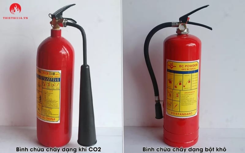 Bình CO2 và bình bột được dùng tùy theo loại đám cháy