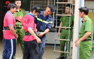 thang dây thoát hiểm loại nào tốt