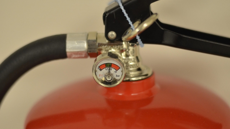 Người dùng cần thao tác đúng cách với bình chữa cháy Safety bột ABC 8kg