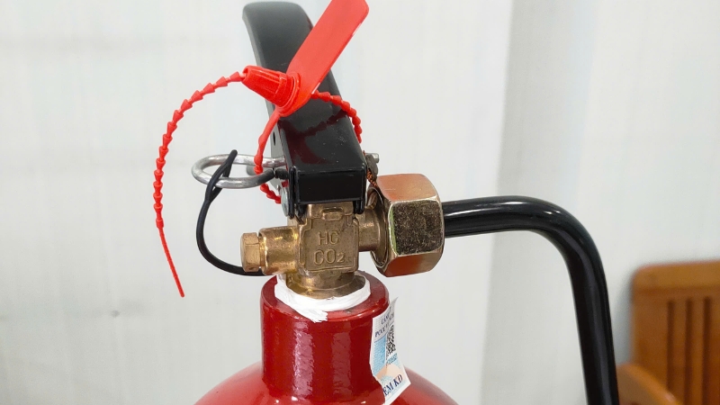 Sử dụng đúng kỹ thuật giúp dập cháy nhanh, tránh bỏng lạnh và ngạt khí