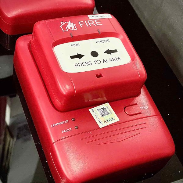 Tránh để thiết bị ở nơi có nhiệt độ cao hoặc ẩm ướt