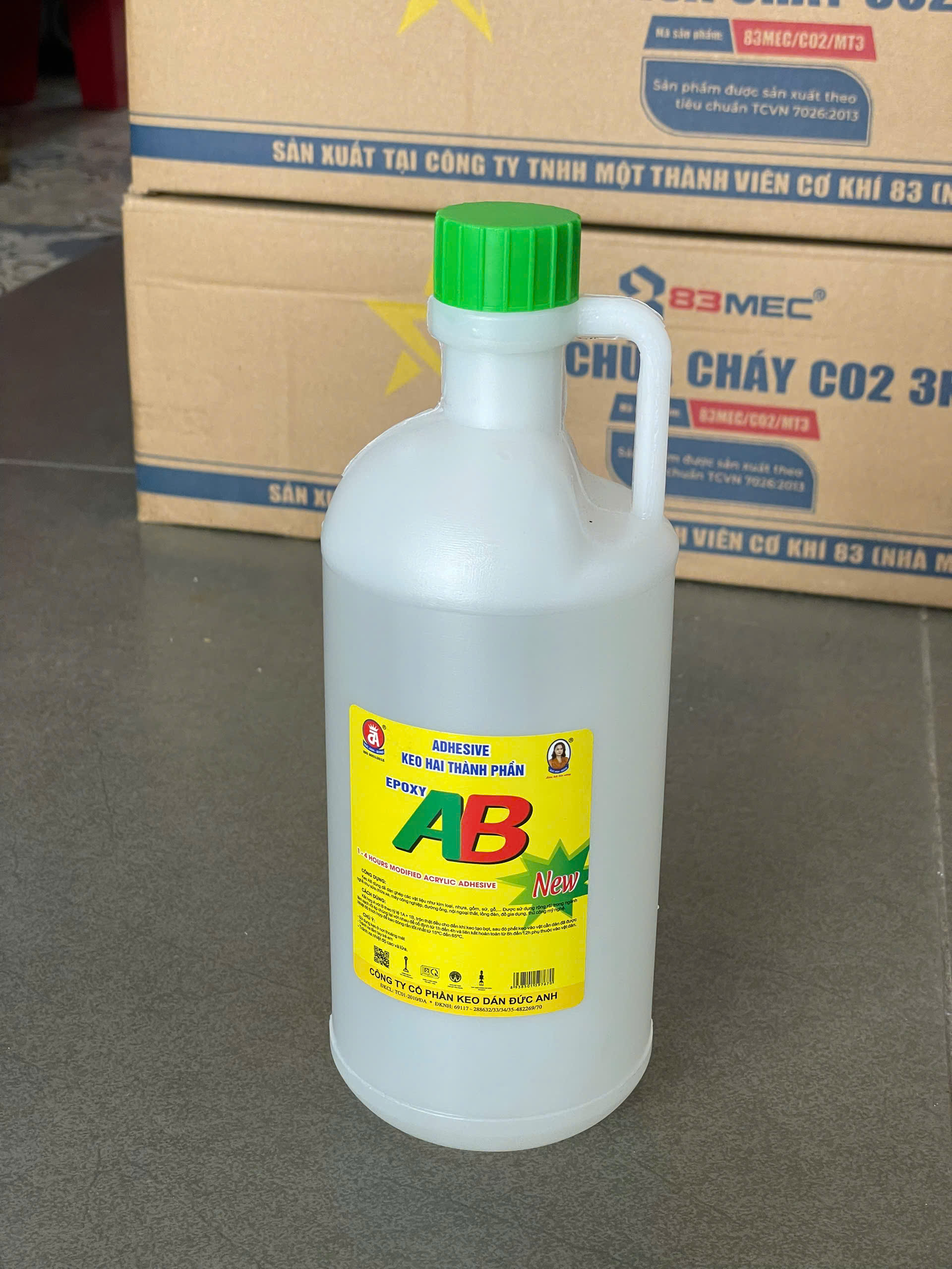Keo A 1,6L là nhựa Epoxy tinh khiết dạng lỏng không màu