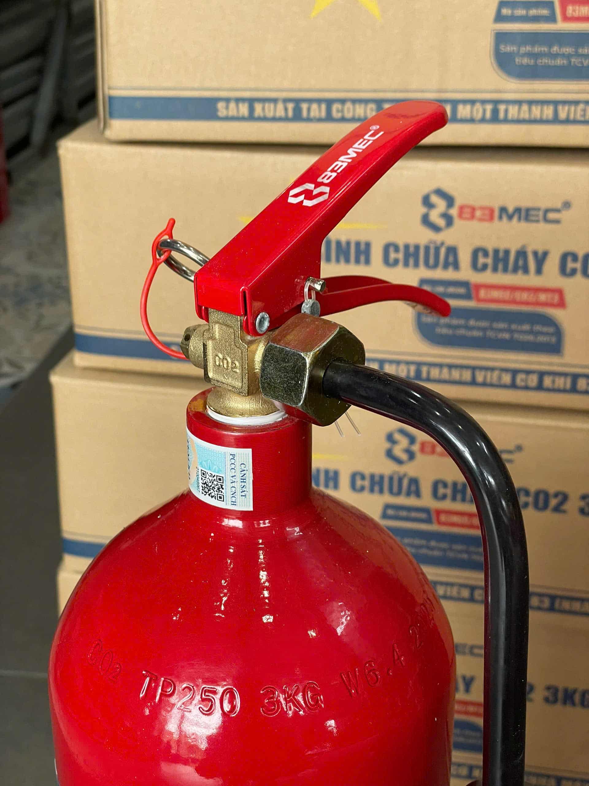 Bình chữa cháy BQP 83Mec CO2 MT3 + tem kiểm định được chế tạo với cấu trúc bền chắc