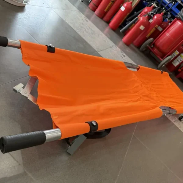 Cáng cứu thương một đầu 2 bánh xe, khớp gấp và tay nắm bọc cao su