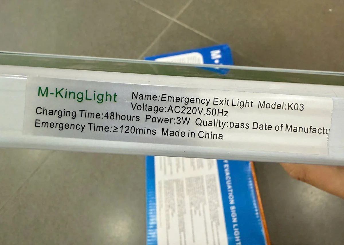 Nhãn thông số Kinglight K03 Nhãn đèn exit Kinglight K03: Emergency Exit Light, sạc 48 giờ, sáng dự phòng ≥120 phút