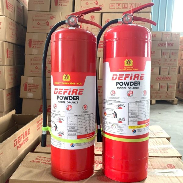 Hai bình chữa cháy bột ABC 8kg Defire DF-ABC8 đủ vòi phun, tay cầm và đồng hồ áp suất