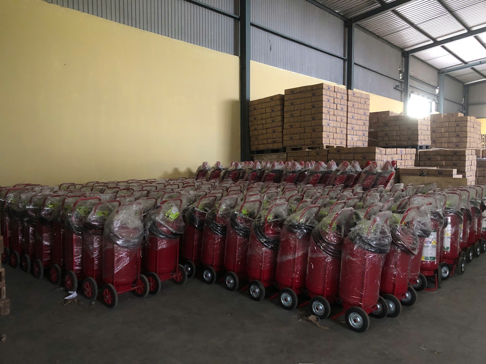 Dây chuyền bình xe đẩy 83MEC tại kho Dây chuyền bình xe đẩy 83MEC tại kho
