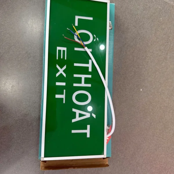 Mặt đèn exit Lilang LỐI THOÁT EXIT không hướng và dây nguồn 3 lõi – ảnh thực tế